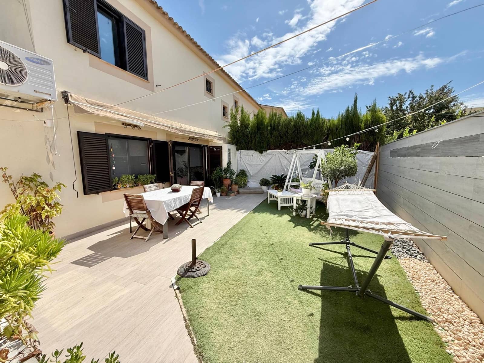 2 soveværelse Semi-Rækkehus til salg i Santa Ponsa med swimmingpool - € 650.000 (Ref: 9269825)