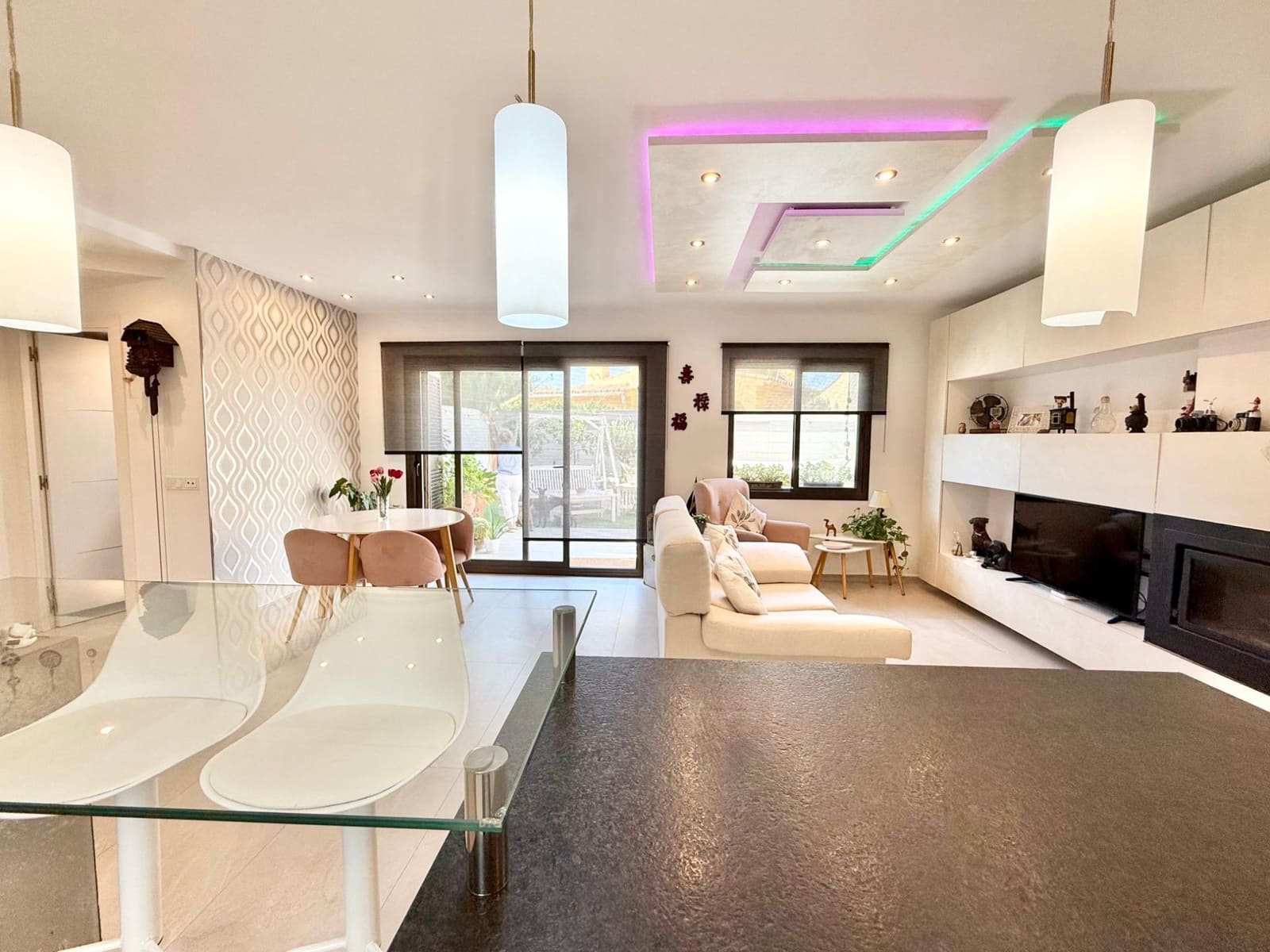 2 soveværelse Semi-Rækkehus til salg i Santa Ponsa med swimmingpool - € 650.000 (Ref: 9269825)