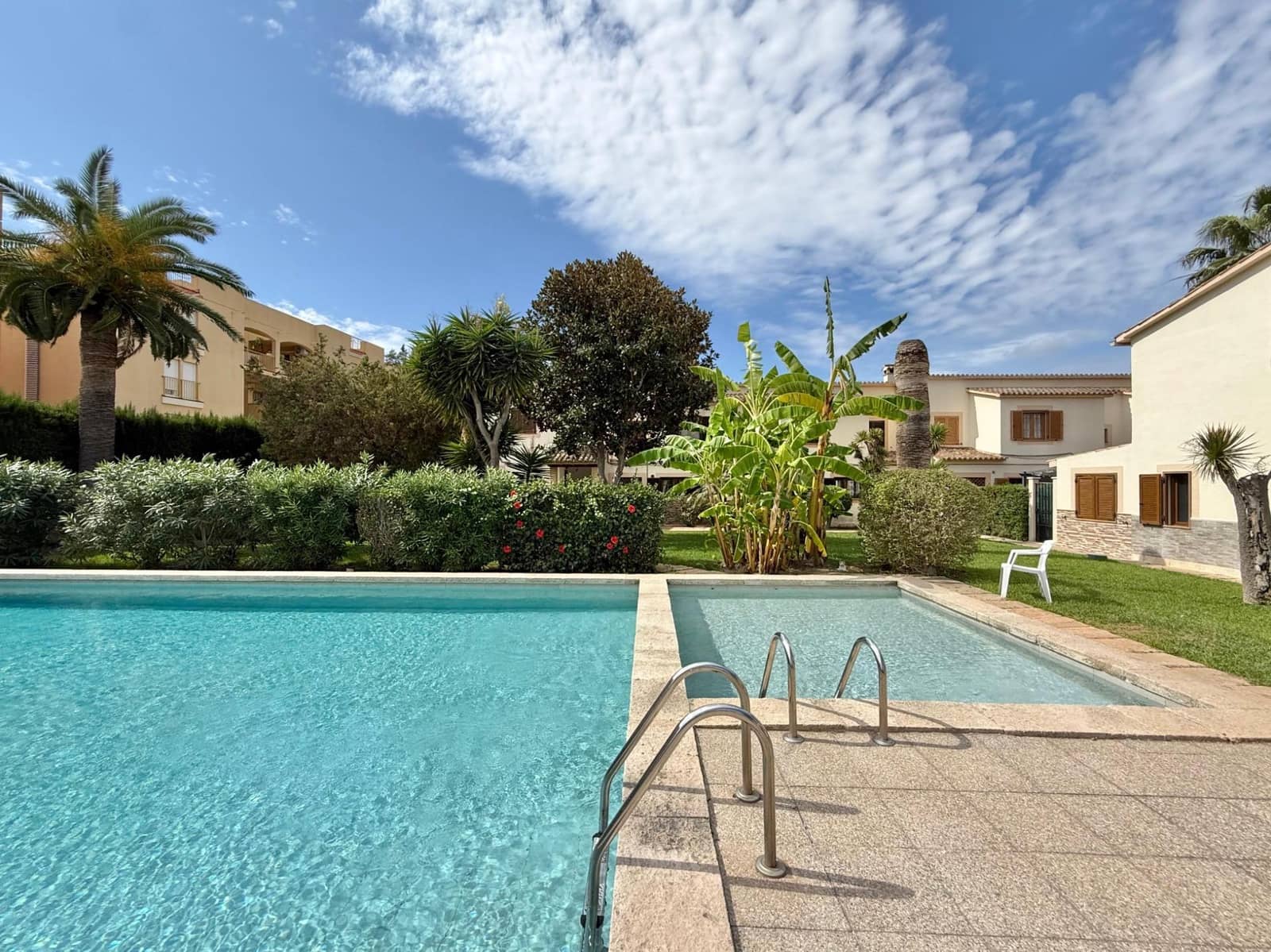 2 soveværelse Semi-Rækkehus til salg i Santa Ponsa med swimmingpool - € 650.000 (Ref: 9269825)