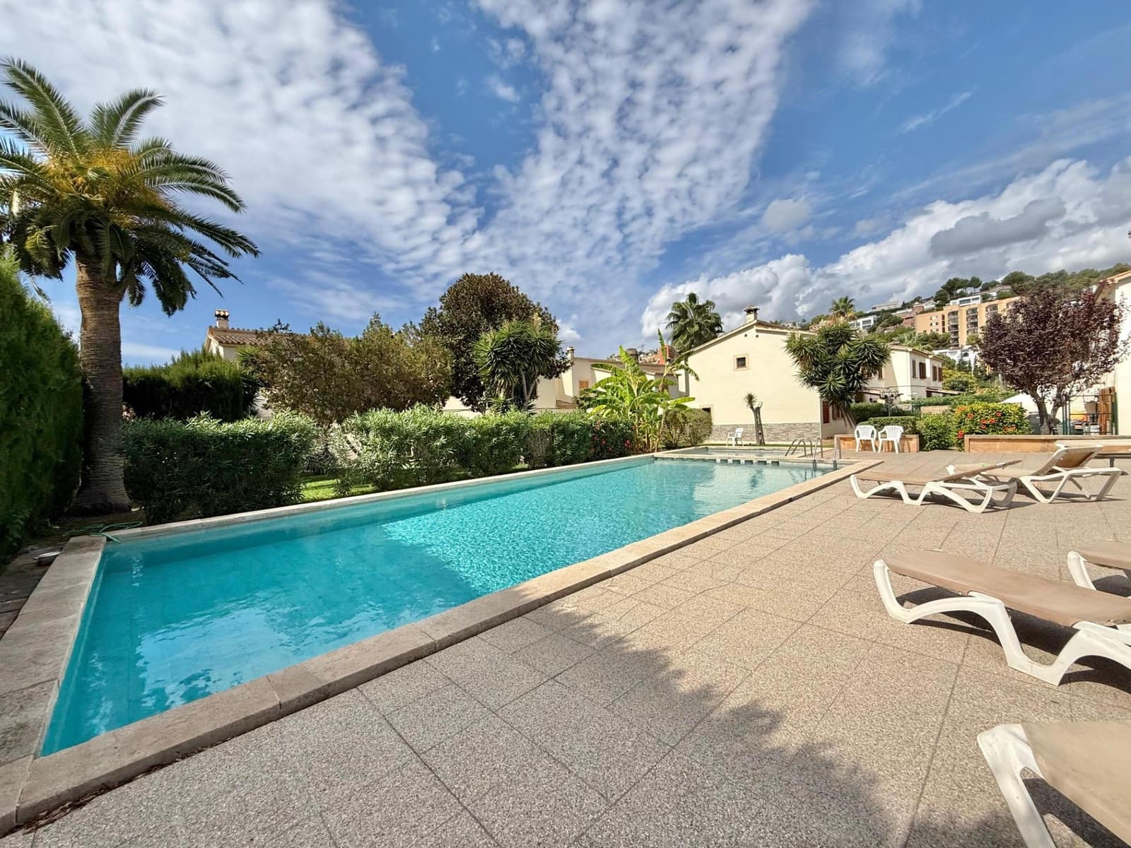 2 soveværelse Semi-Rækkehus til salg i Santa Ponsa med swimmingpool - € 650.000 (Ref: 9269825)