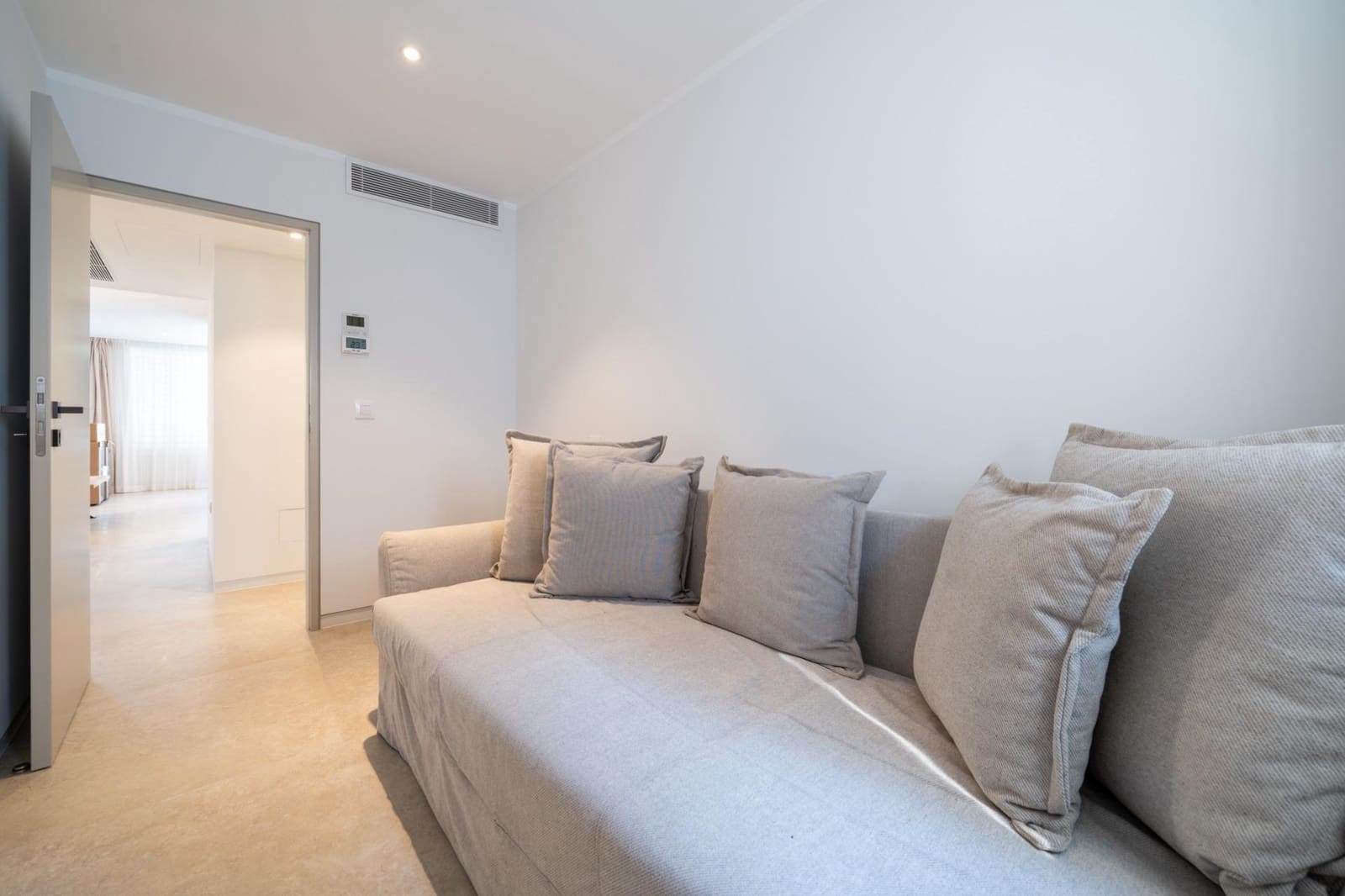 3 bedroom Apartment for rent in Peguera / Paguera with garage - € 3,500 (Ref: 9294429)