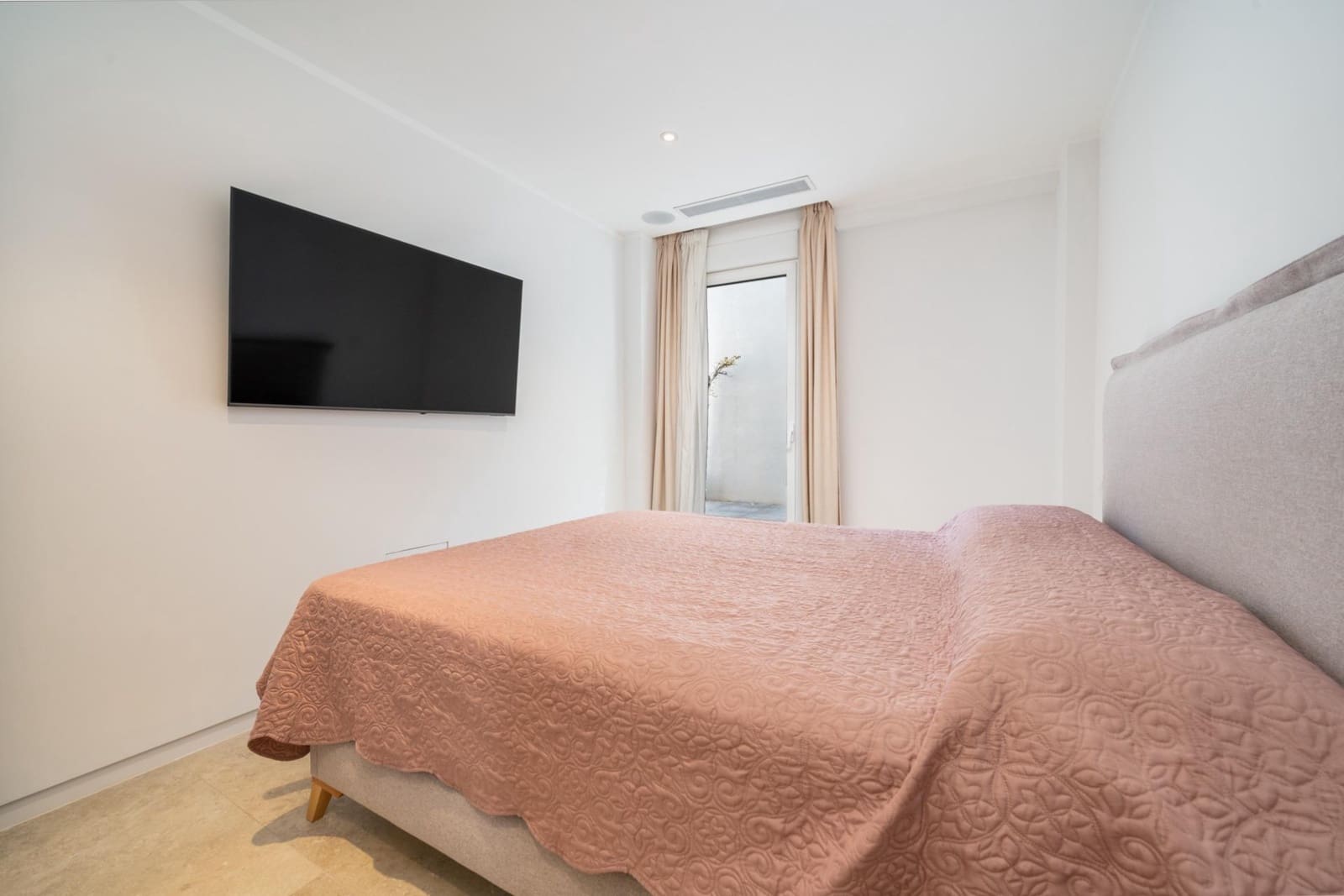 3 bedroom Apartment for rent in Peguera / Paguera with garage - € 3,500 (Ref: 9294429)