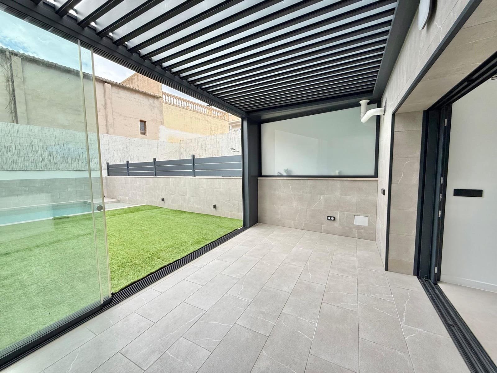 3 soverom Rekkehus til salgs i Palma de Mallorca med svømmebasseng - € 795 000 (Ref: 9294430)