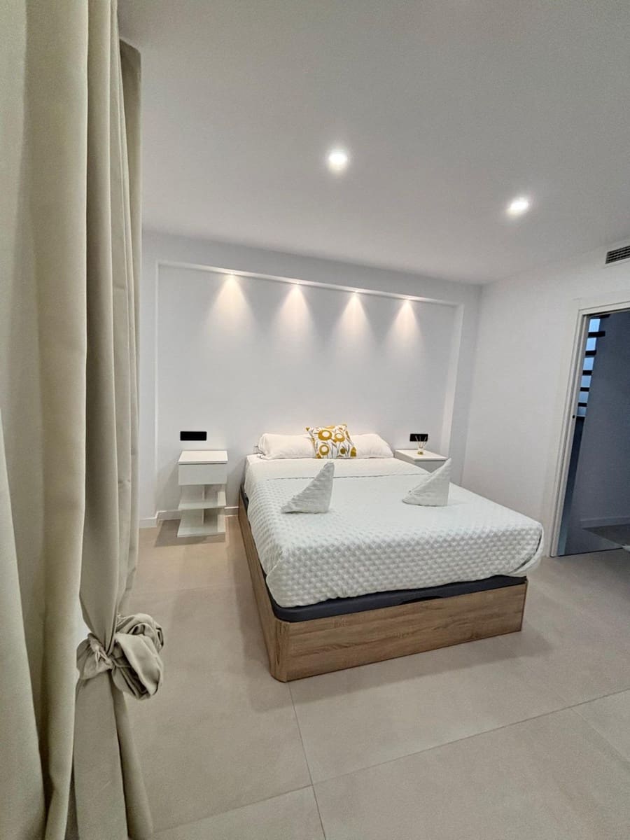 2 slaapkamer Rijtjeshuis te huur in Palma de Mallorca met zwembad - € 3.200 (Ref: 9294430)