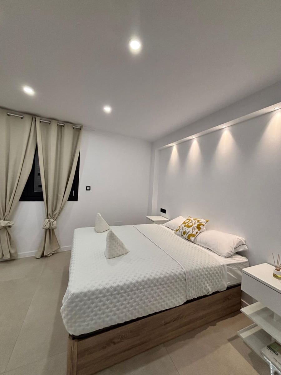 2 slaapkamer Rijtjeshuis te huur in Palma de Mallorca met zwembad - € 3.200 (Ref: 9294430)