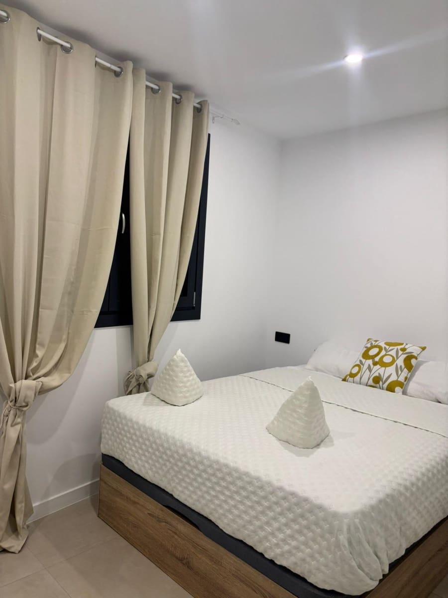 2 slaapkamer Rijtjeshuis te huur in Palma de Mallorca met zwembad - € 3.200 (Ref: 9294430)