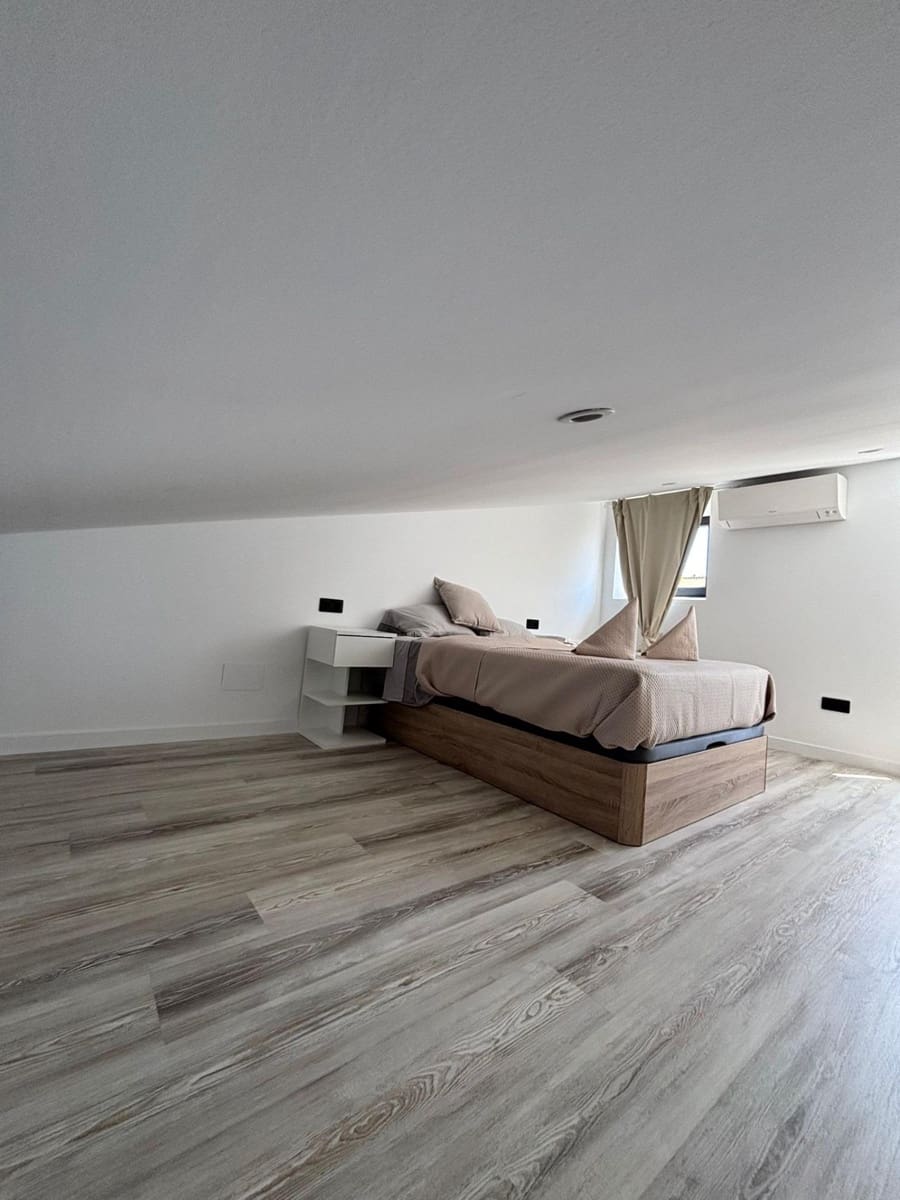 2 slaapkamer Rijtjeshuis te huur in Palma de Mallorca met zwembad - € 3.200 (Ref: 9294430)