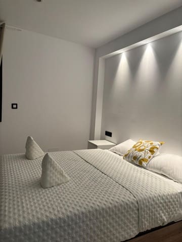 2 slaapkamer Rijtjeshuis te huur in Palma de Mallorca met zwembad - € 3.200 (Ref: 9294430)