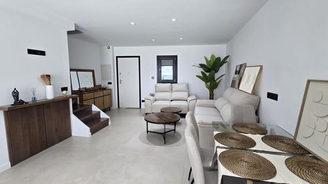 2 slaapkamer Rijtjeshuis te huur in Palma de Mallorca met zwembad - € 3.200 (Ref: 9294430)