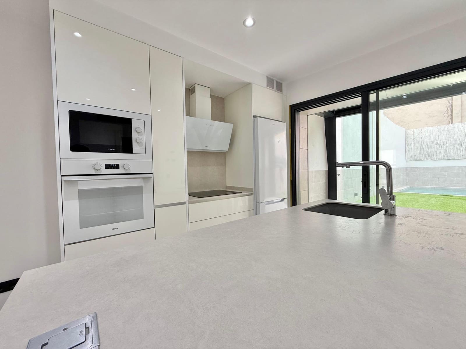 2 slaapkamer Rijtjeshuis te huur in Palma de Mallorca met zwembad - € 3.200 (Ref: 9294430)