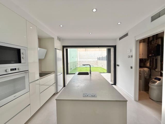 2 slaapkamer Rijtjeshuis te huur in Palma de Mallorca met zwembad - € 3.200 (Ref: 9294430)