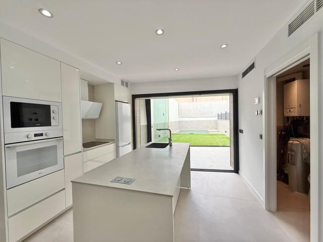 2 slaapkamer Rijtjeshuis te huur in Palma de Mallorca met zwembad - € 3.200 (Ref: 9294430)