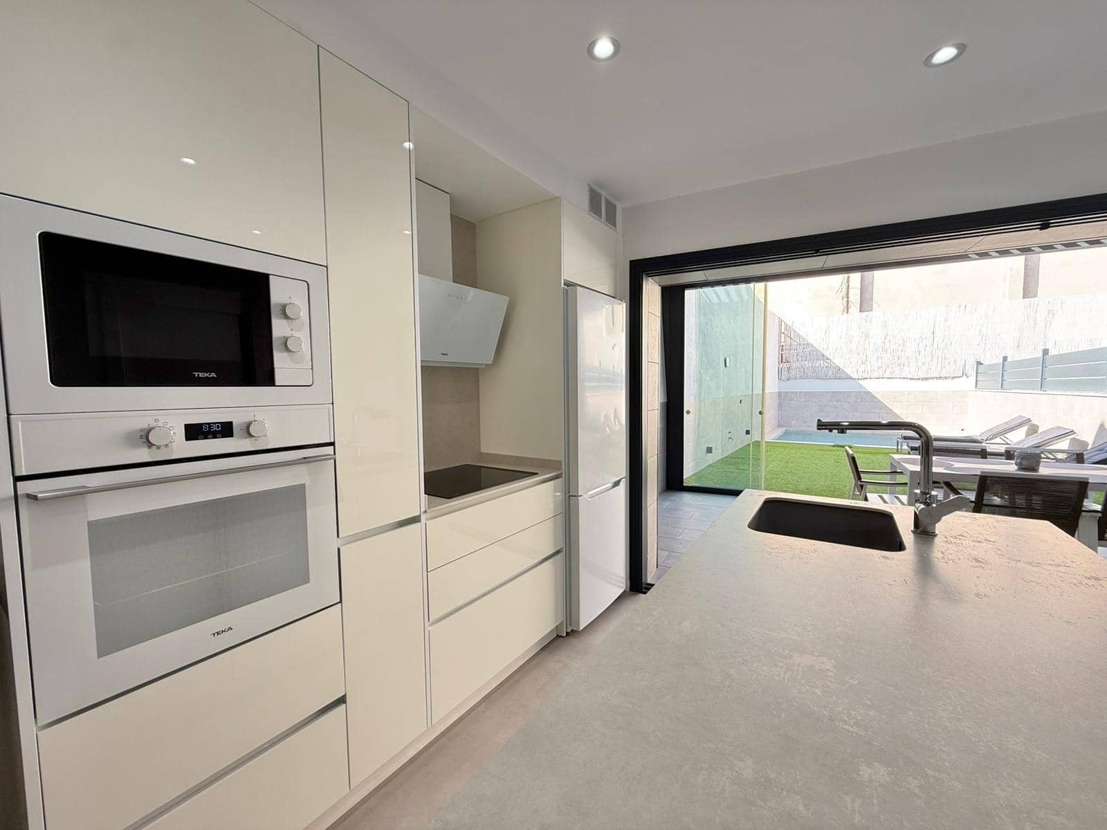3 bedroom Terraced Villa for rent in Palma de Mallorca with pool - € 3,200 (Ref: 9294430)