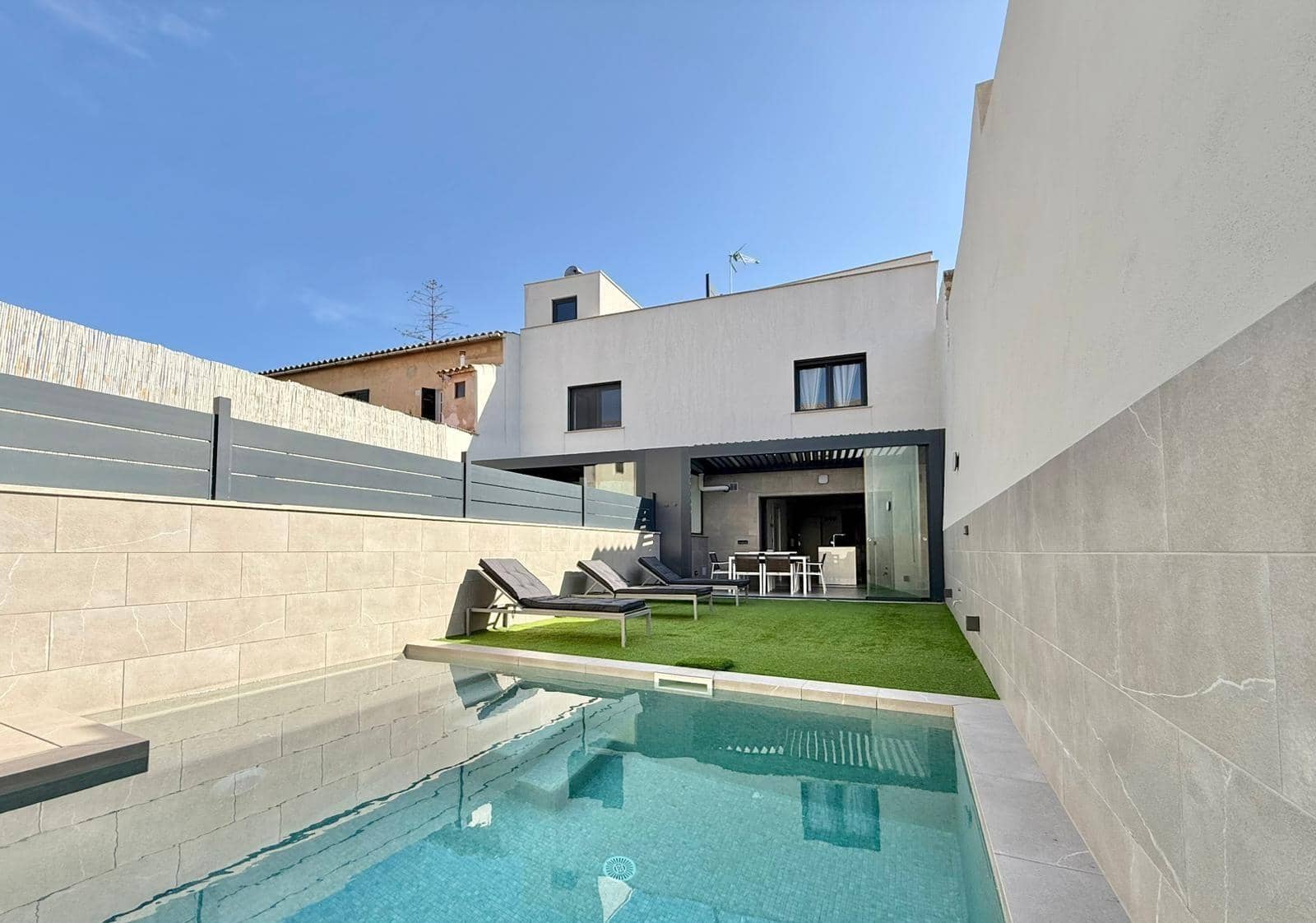 3 bedroom Terraced Villa for rent in Palma de Mallorca with pool - € 3,200 (Ref: 9294430)