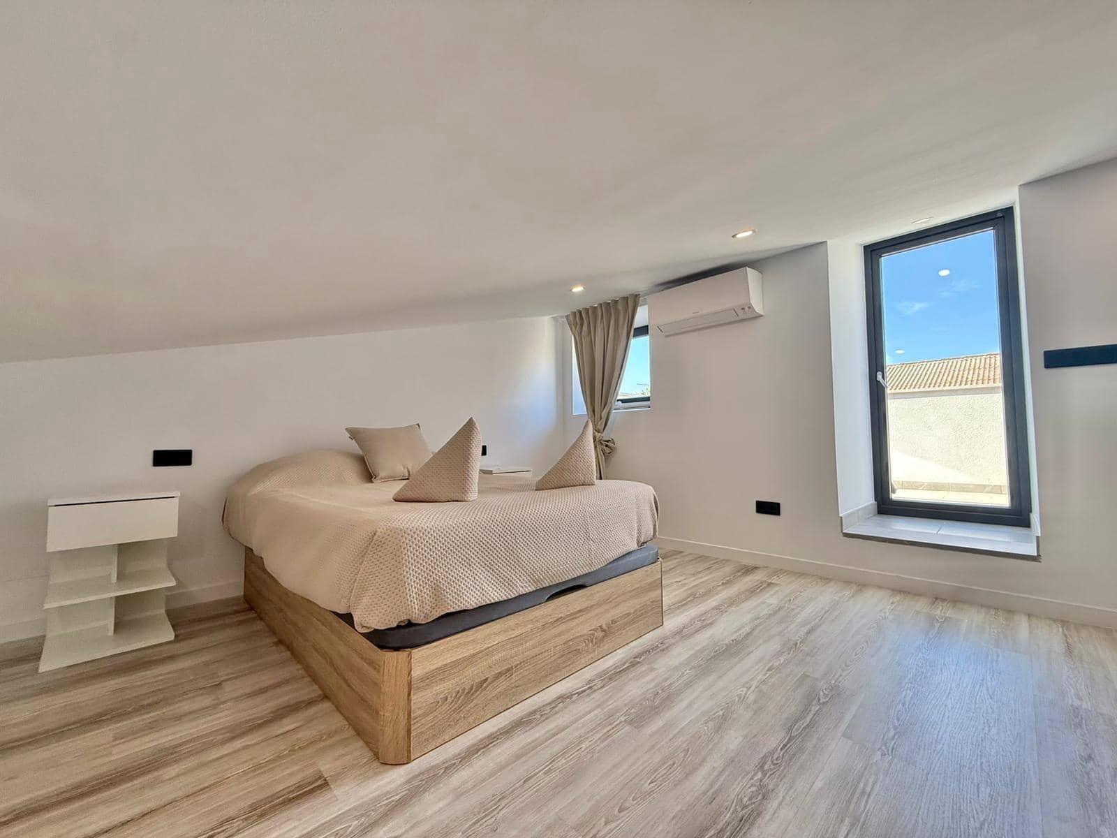 3 bedroom Terraced Villa for rent in Palma de Mallorca with pool - € 3,200 (Ref: 9294430)