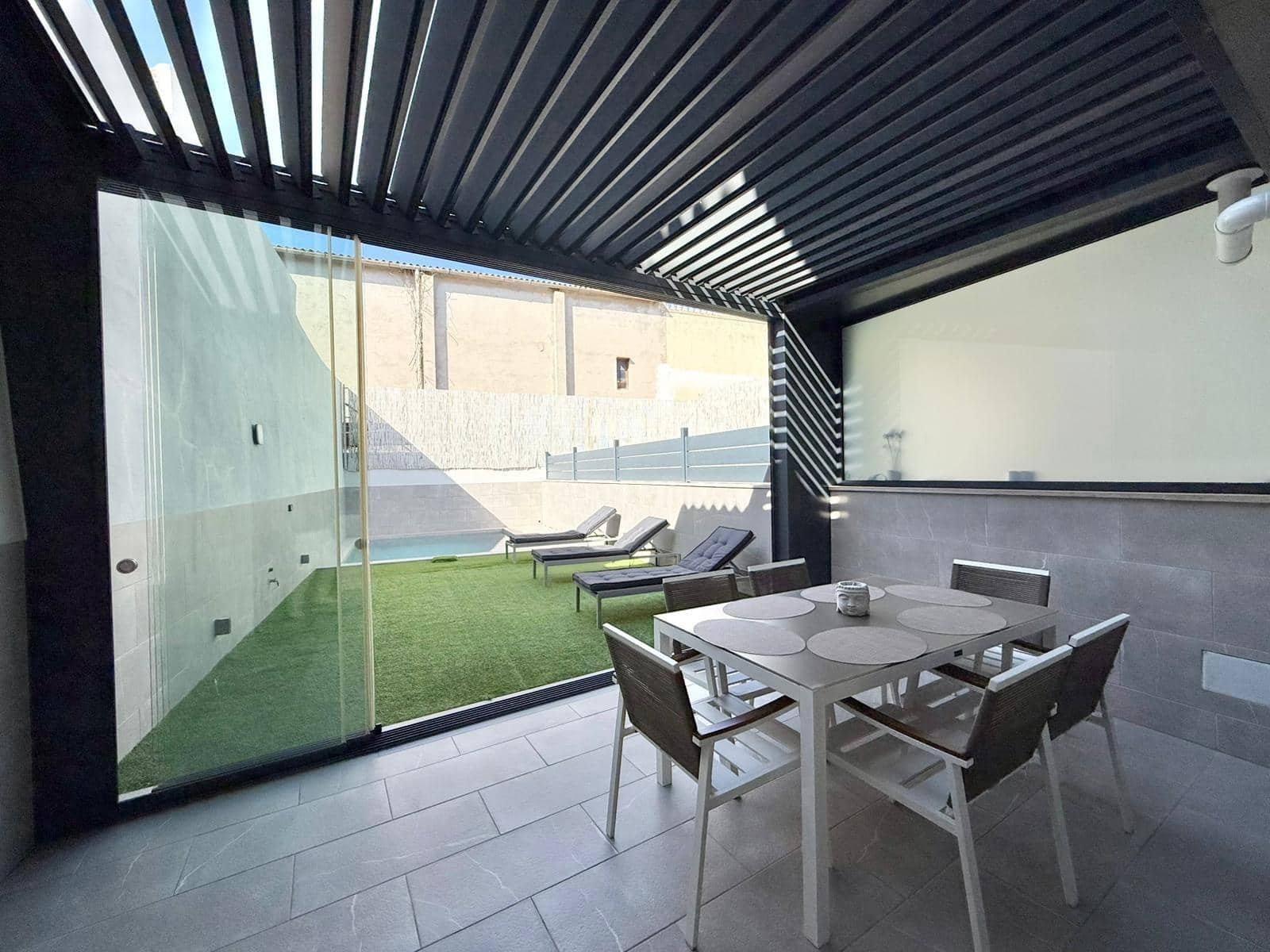3 bedroom Terraced Villa for rent in Palma de Mallorca with pool - € 3,200 (Ref: 9294430)