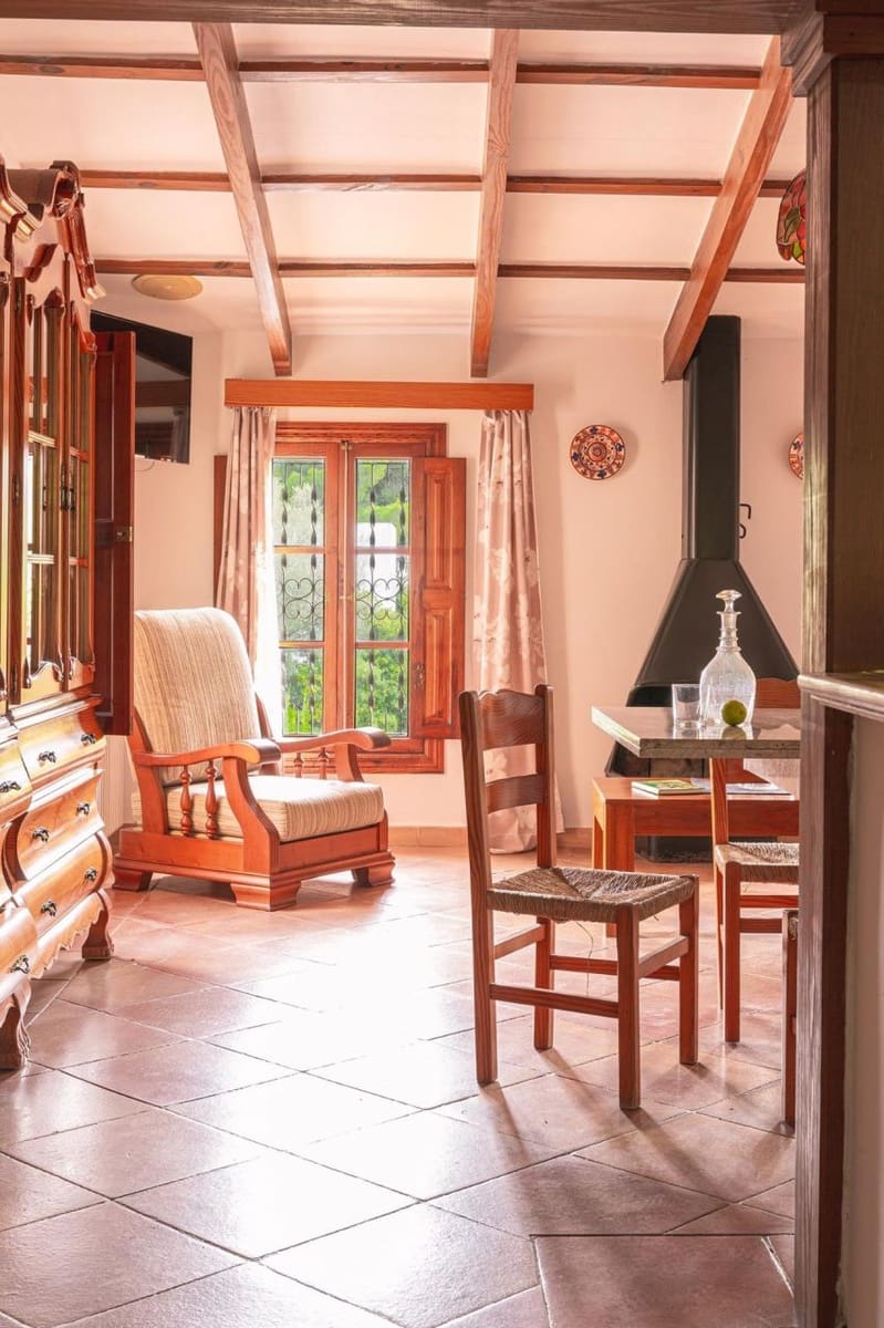 5 soveværelse Villa til salg i Costa de los Pinos med swimmingpool garage - € 2.400.000 (Ref: 9347424)