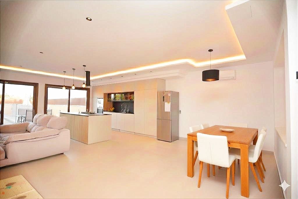 3 Zimmer Villa zu verkaufen in Santa Maria del Cami mit Pool Garage - 950.000 € (Ref: 9388010)