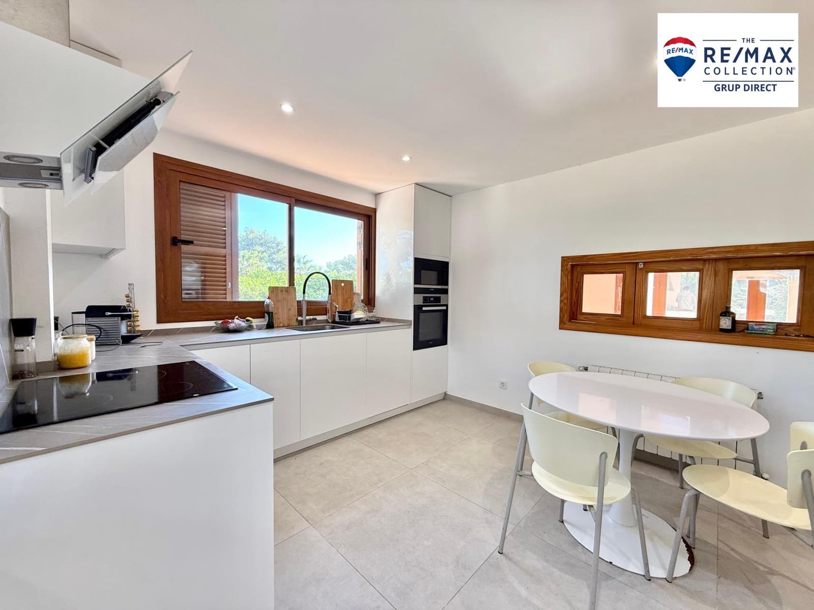 4 bedroom Villa for sale in Santa Ponsa with pool garage - € 1,950,000 (Ref: 9390973)