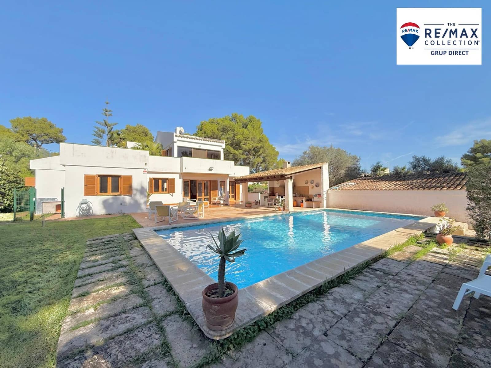 4 bedroom Villa for sale in Santa Ponsa with pool garage - € 1,950,000 (Ref: 9390973)