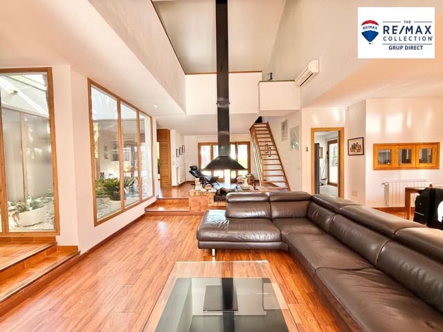 4 Zimmer Villa zu verkaufen in Santa Ponsa, Calvià mit Pool Garage - 1.950.000 € (Ref: 9390973)