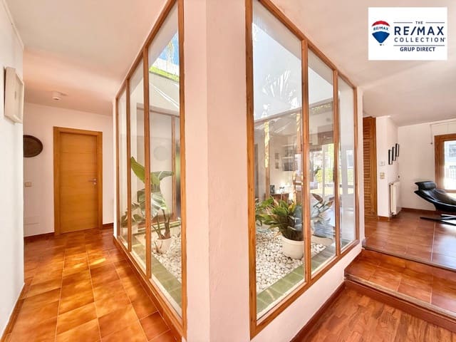 4 Zimmer Villa zu verkaufen in Santa Ponsa, Calvià mit Pool Garage - 1.950.000 € (Ref: 9390973)