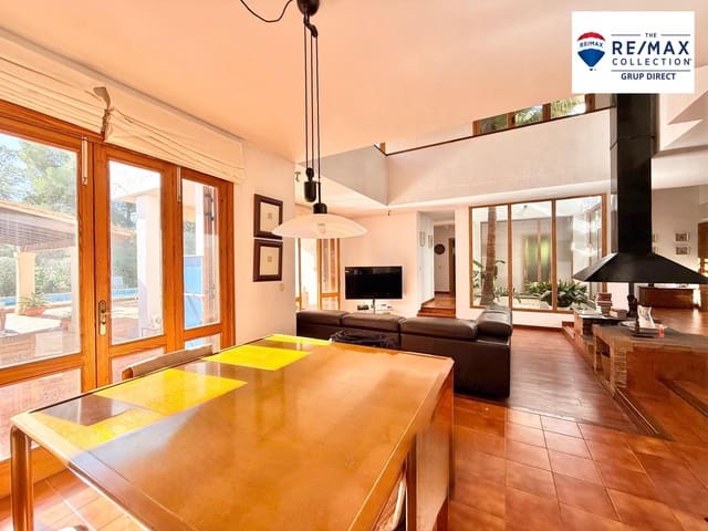 4 Zimmer Villa zu verkaufen in Santa Ponsa, Calvià mit Pool Garage - 1.950.000 € (Ref: 9390973)