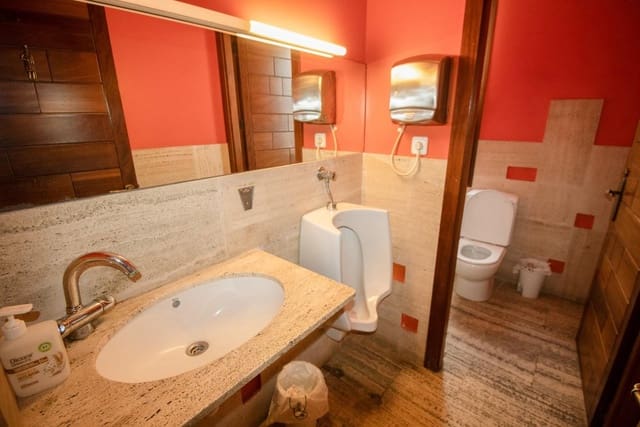 Business for sale in El Migjorn Gran / Es Migjorn Gran - € 950,000 (Ref: 9417650)