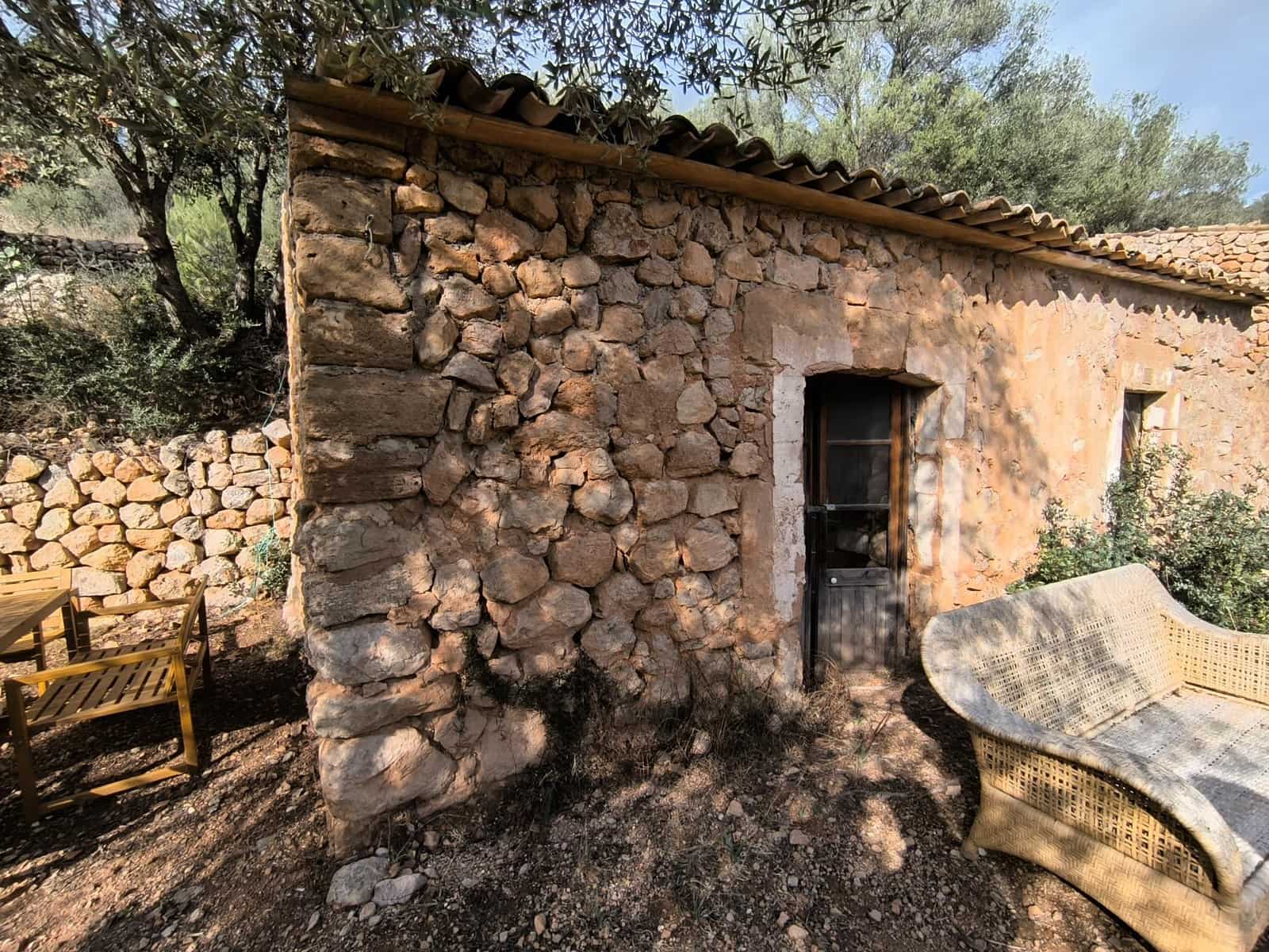 1 bedroom Finca/Country House for sale in Andratx - € 128,000 (Ref: 9417651)
