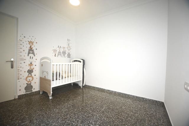 4 slaapkamer Flat te koop in El Migjorn Gran / Es Migjorn Gran - € 282.000 (Ref: 9451107)