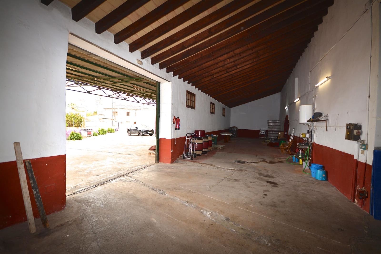 Business for sale in Binissalem with garage - € 2,500,000 (Ref: 9462451)