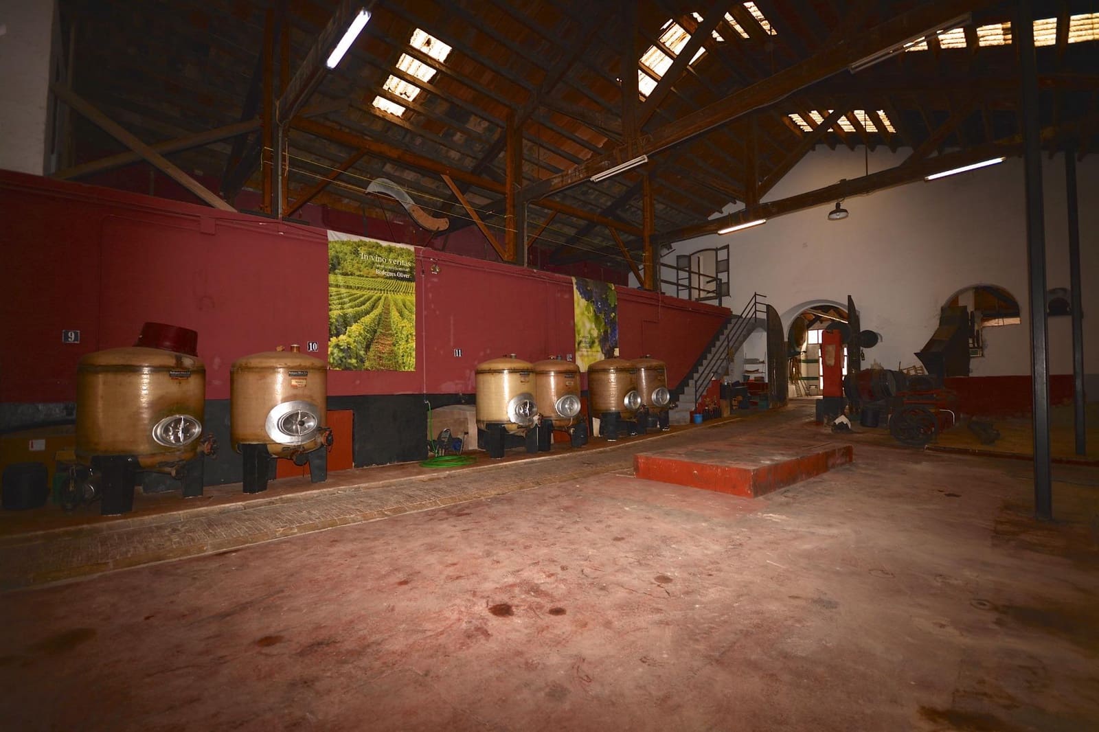 Business for sale in Binissalem with garage - € 2,500,000 (Ref: 9462451)