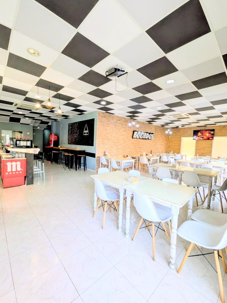 Komercyjne na sprzedaż w Palma de Mallorca - 70 000 € (Ref: 9524398)