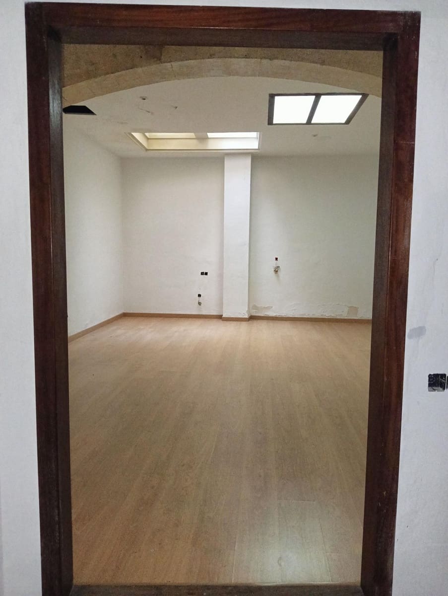 Business for rent in Manacor - € 750 (Ref: 9533832)