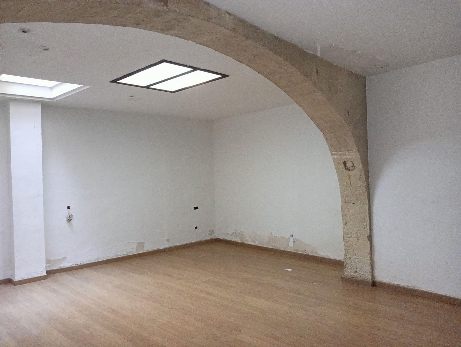 Business for rent in Manacor - € 750 (Ref: 9533832)