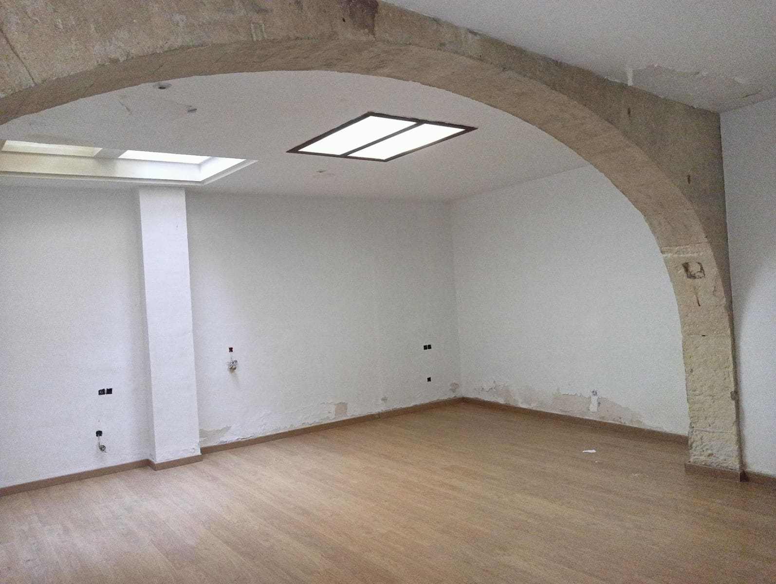 Business for rent in Manacor - € 750 (Ref: 9533832)