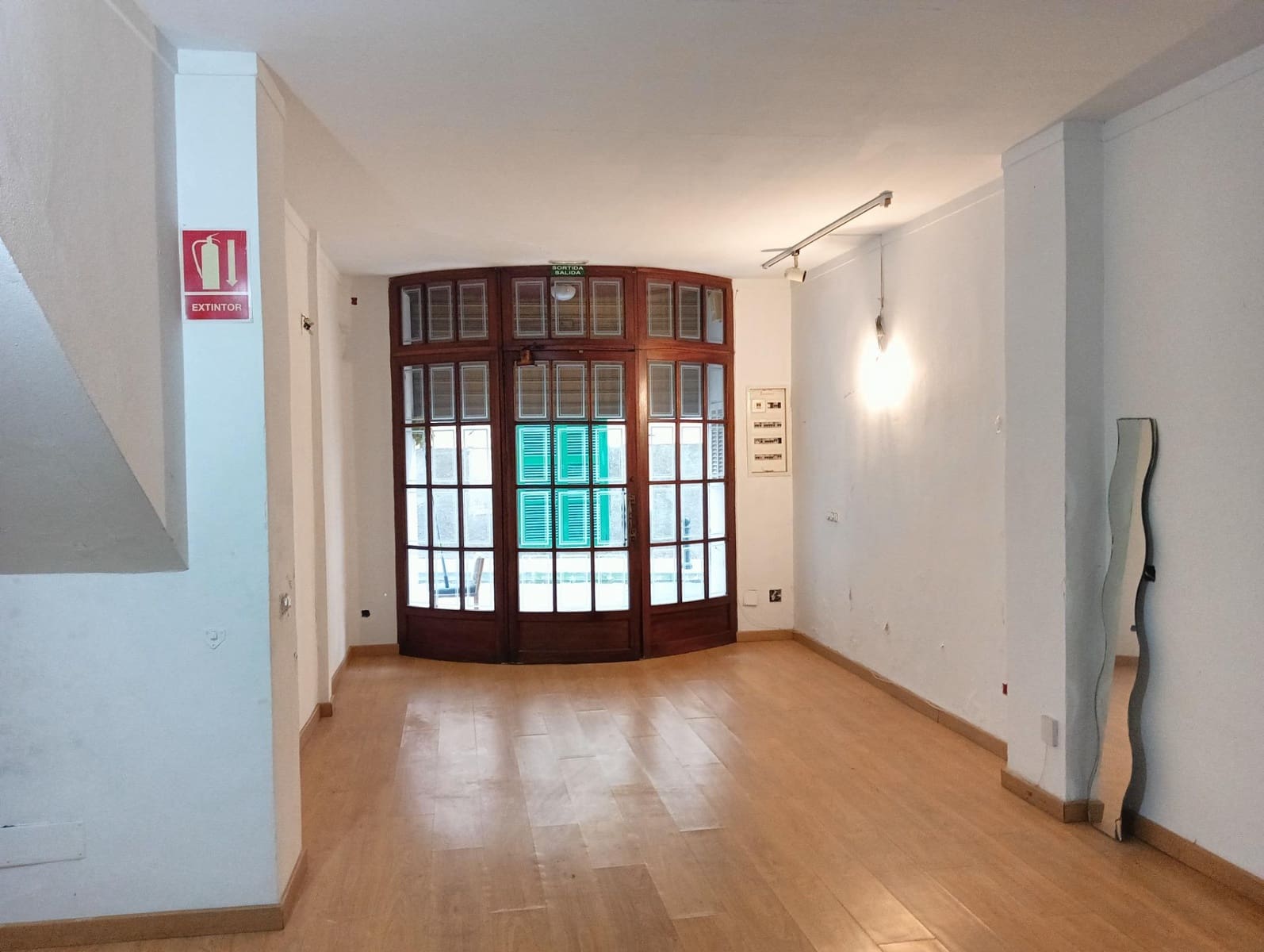 Business for rent in Manacor - € 750 (Ref: 9533832)