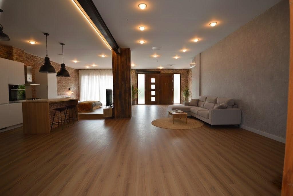 Commercial for sale in Palma de Mallorca - € 260,000 (Ref: 9574708)