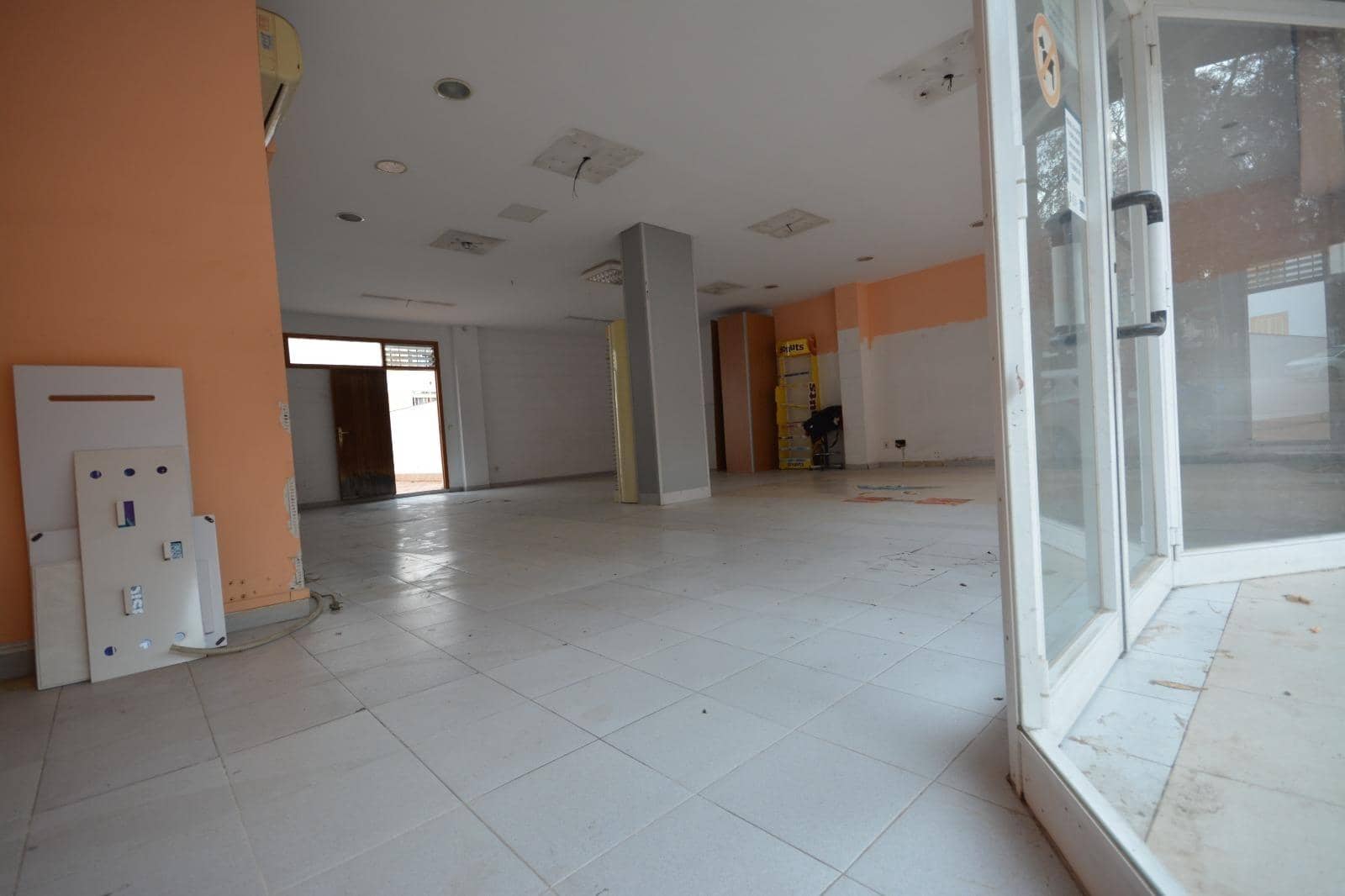 Commercial for sale in Palma de Mallorca - € 260,000 (Ref: 9574708)