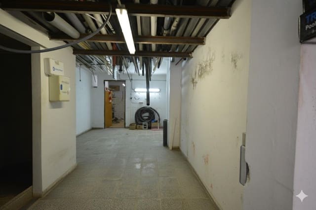 Commercieel te koop in Son Cotoner, Palma de Mallorca - € 160.000 (Ref: 9574709)