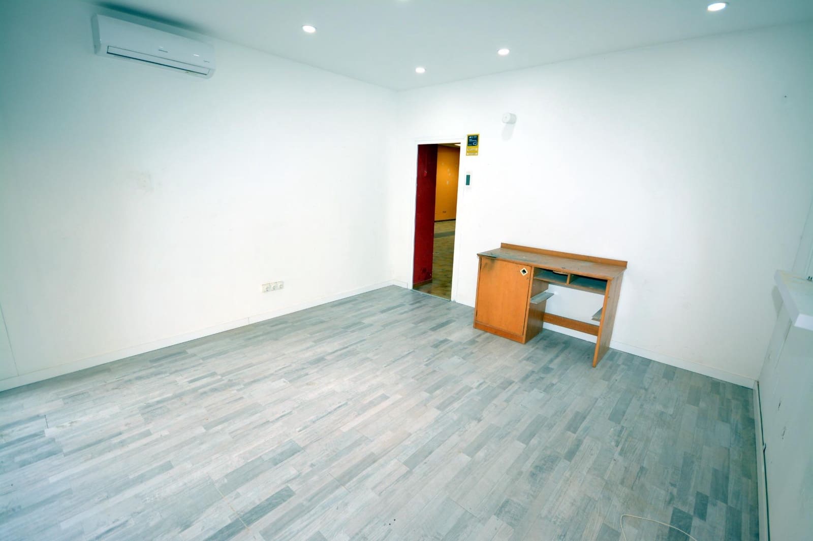 Commercial for rent in Palma de Mallorca - € 1,500 (Ref: 9608151)