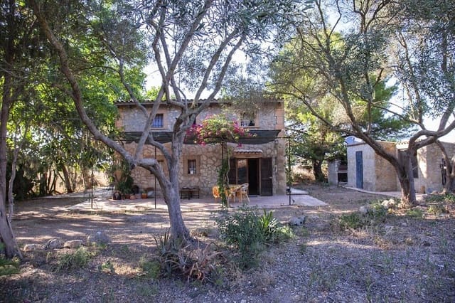 4 bedroom Finca/Country House for sale in Manacor - € 480,000 (Ref: 9619366)