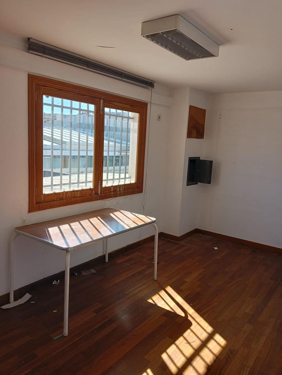 Comercial para arrendar em Manacor - 1 200 € (Ref: 9630107)