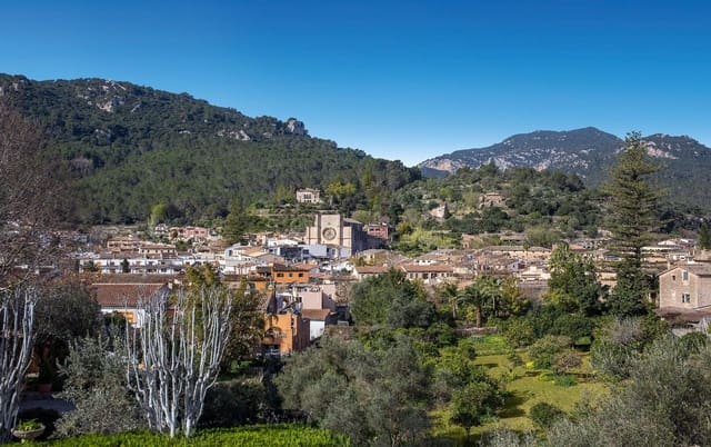 3 slaapkamer Rijtjeshuis te koop in Esporles met zwembad - € 865.000 (Ref: 9648259)