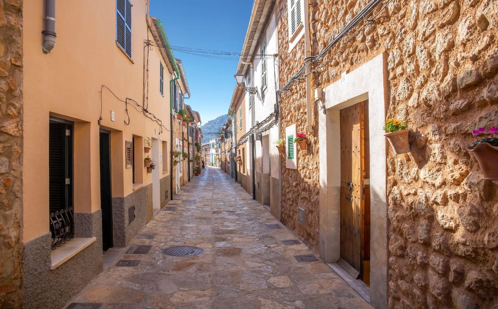 3 bedroom Terraced Villa for sale in Esporles with pool - € 865,000 (Ref: 9648259)