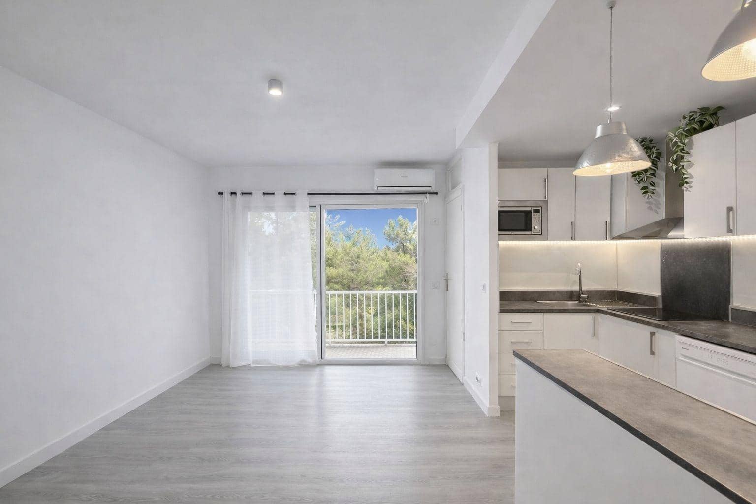 3 bedroom Apartment for sale in Sol de Mallorca with pool - € 430,000 (Ref: 9656185)