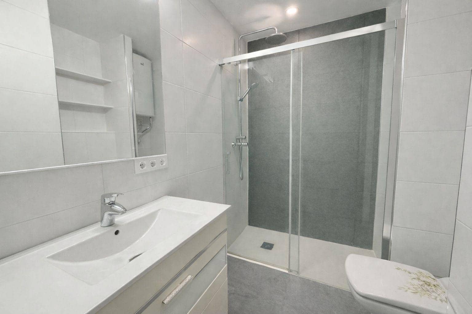 3 bedroom Apartment for sale in Sol de Mallorca with pool - € 430,000 (Ref: 9656185)