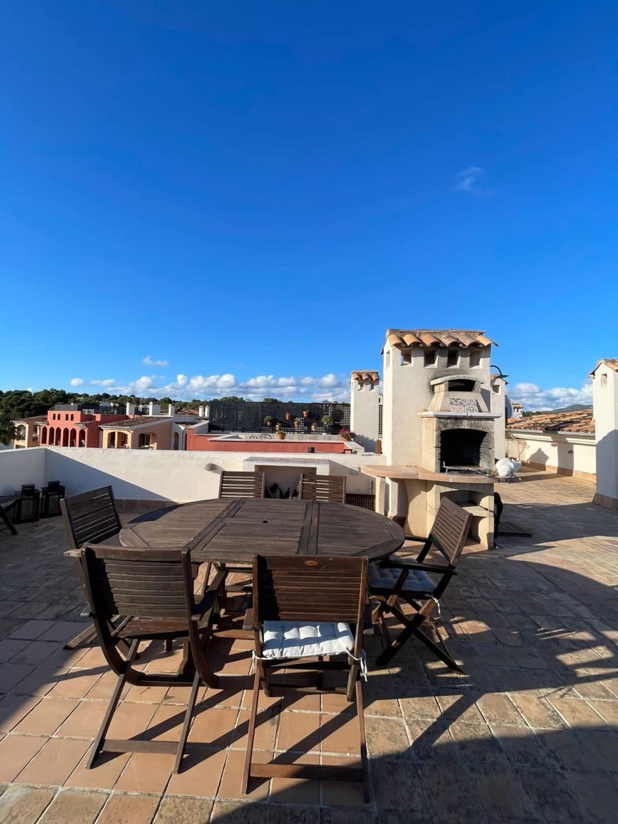3 bedroom Penthouse for sale in Santa Ponsa with pool - € 1,640,000 (Ref: 9674317)