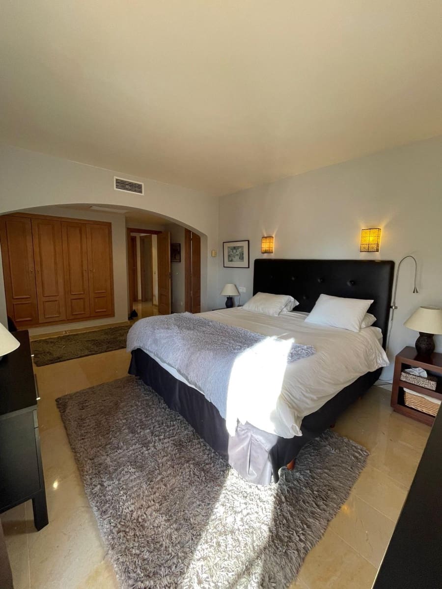 3 bedroom Penthouse for sale in Santa Ponsa with pool - € 1,640,000 (Ref: 9674317)