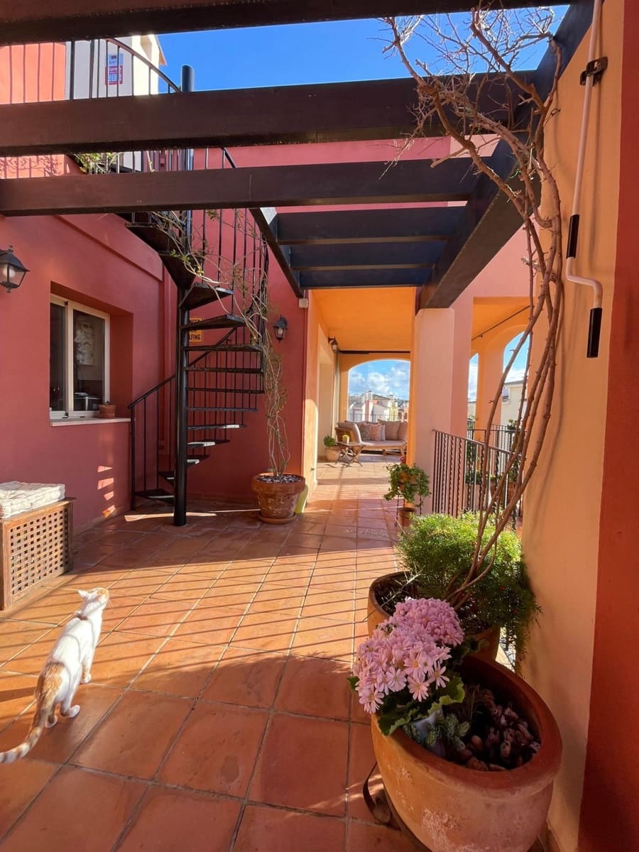 3 bedroom Penthouse for sale in Santa Ponsa with pool - € 1,640,000 (Ref: 9674317)